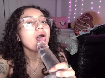 girl
        miaxrain cam image #6412045