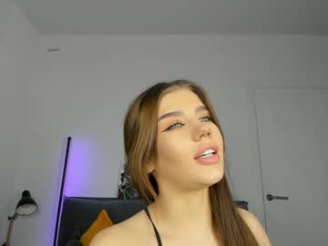 girl
        jenie_fire cam image #4943862