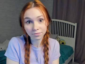 girl
        udeledobson cam image #3498710