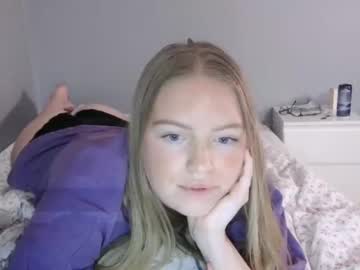 girl
        sarah_marley cam image #4959125