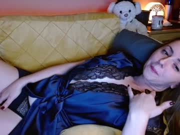 girl
        juicy_peach88 cam image #169419