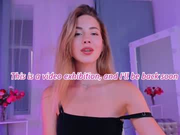 girl
        emmi_rosee cam image #4504343