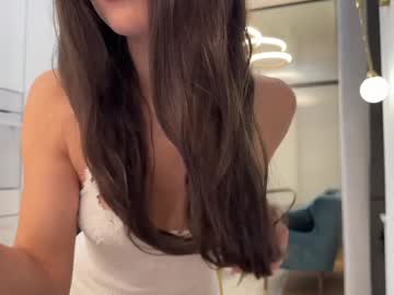 girl
        sunnyluxe_ cam image #5492324