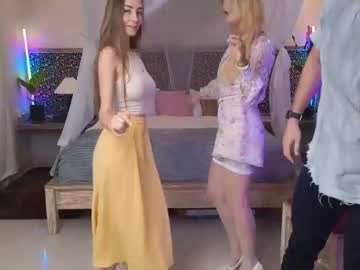 couple
        goddess_marylin cam image #3746770