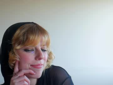 girl
        sisypheanlove cam image #1517979