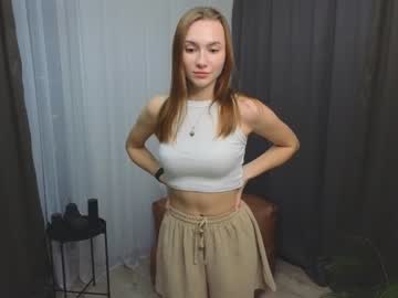 girl
        noreenhickory cam image #4217890