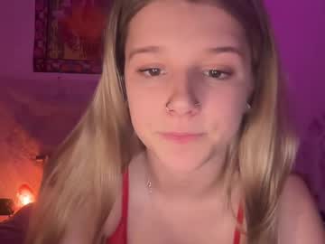 girl
        jessicapearsons cam image #6202761
