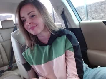 girl
        juicy_peach88 cam image #1244319