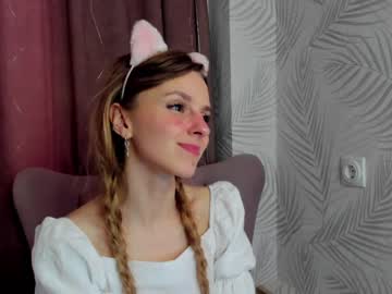 girl
        mila_way cam image #890606
