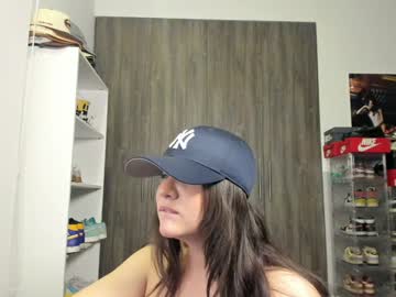 girl
        lindabluee cam image #6495640
