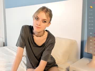 girl
        beckyherington cam image #4141316