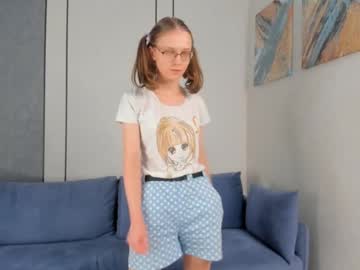 girl
        marianbodge cam image #4531774