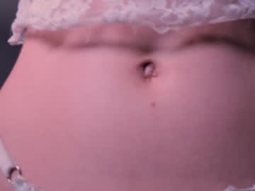 girl
        lauratanguy cam image #5227006