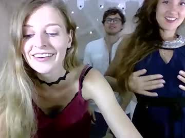 couple
        goddess_marylin cam image #3158931