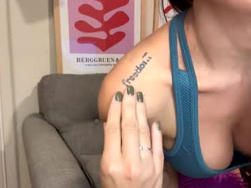 girl
        carlysweet24 cam image #5104928