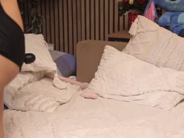 girl
        hinatabroks cam image #4343473