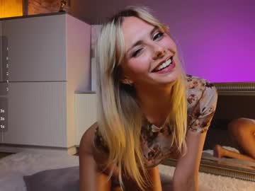 girl
        darlinechapel cam image #5175619