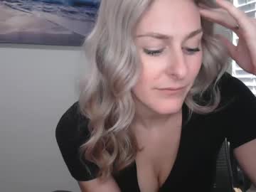 girl
        wet_scarlett72 cam image #685400