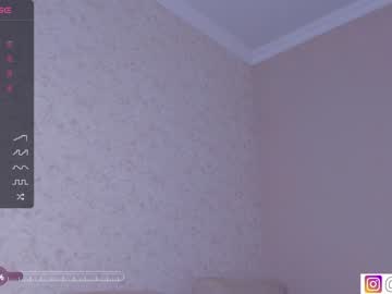 couple
        bzzzme cam image #2828443