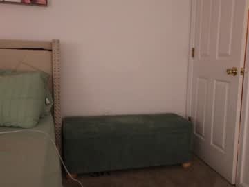 couple
        ari_lovexo cam image #6304014