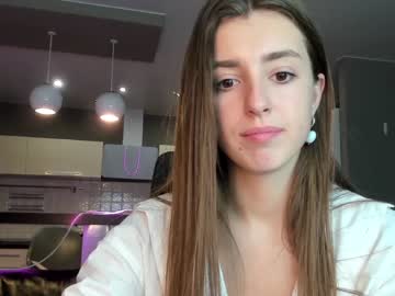 girl
        coy_amina_ cam image #319165