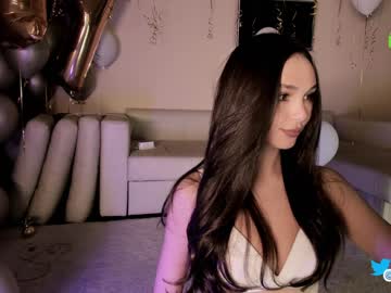 girl
        hollyextra cam image #4139259