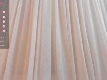 girl
        little_effy18 cam image #2310480