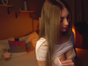 girl
        cuteelsa_ cam image #3051767