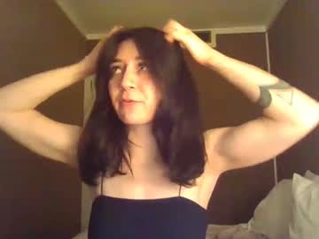 girl
        heidiknight555 cam image #639223