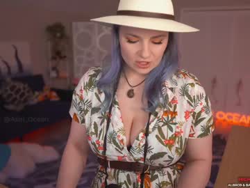 girl
        asiri_ocean cam image #5241982