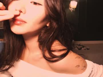 girl
        aimeclarks cam image #3805817