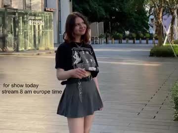 girl
        vikkishow cam image #6516710