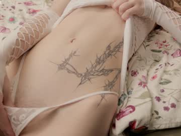 girl
        gina_gracia cam image #5298397