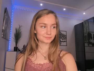girl
        joanblacknall cam image #5606564