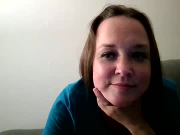 girl
        kitkat180 cam image #4441763