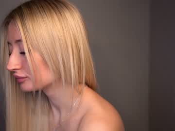 girl
        wendy_amber cam image #3315990