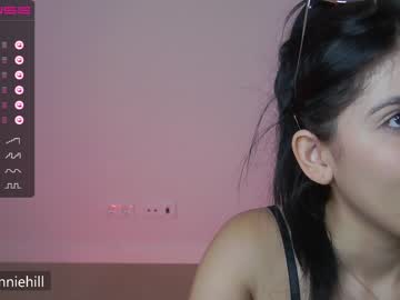 girl
        anniehillofficial_ cam image #1958336