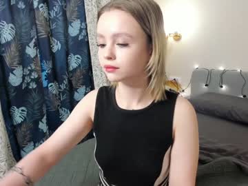 girl
        elizabeth_dort cam image #1085119