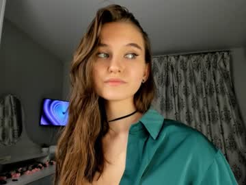 girl
        lorettafairleigh cam image #3946510