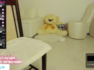 girl
        mery_lo cam image #220851