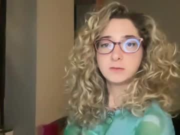 girl
        themissstevie cam image #1587363