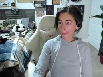 girl
        monstrumologist cam image #1385412