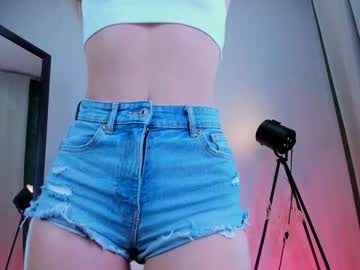 girl
        cassie_palmer cam image #4755295