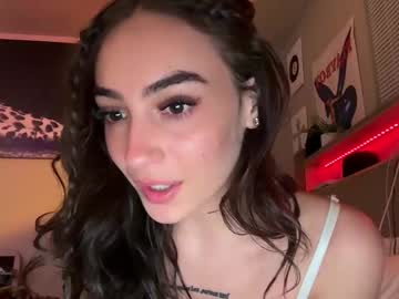girl
        thestormii cam image #6464546