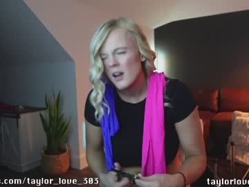 girl
        taylor_love_303 cam image #1954715