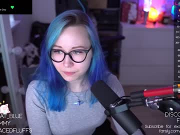 girl
        blue_mooncat cam image #1746612