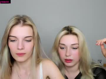 couple
        chloejjoness cam image #2295305