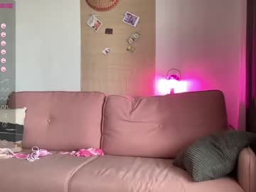 girl
        elli_harmon cam image #1705281