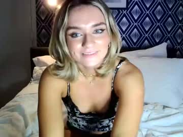 girl
        ivychambers cam image #3345479