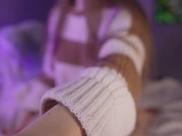 girl
        alice_kosmos cam image #436165